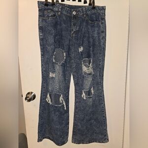 Utcoco NWT Distressed Blue Women's Jeans
